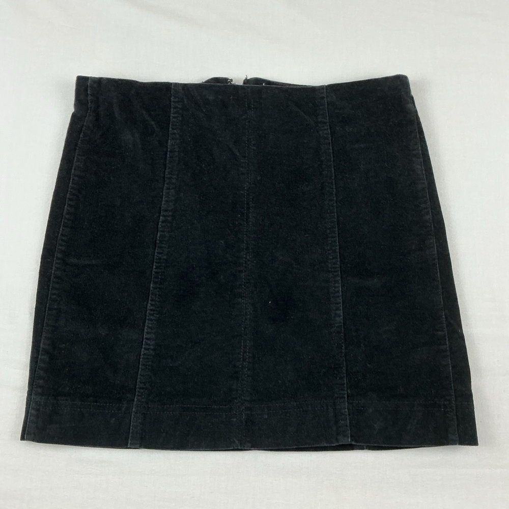 Jolt Women's Mini Skirt, Black Corduroy, Size 3/26‎